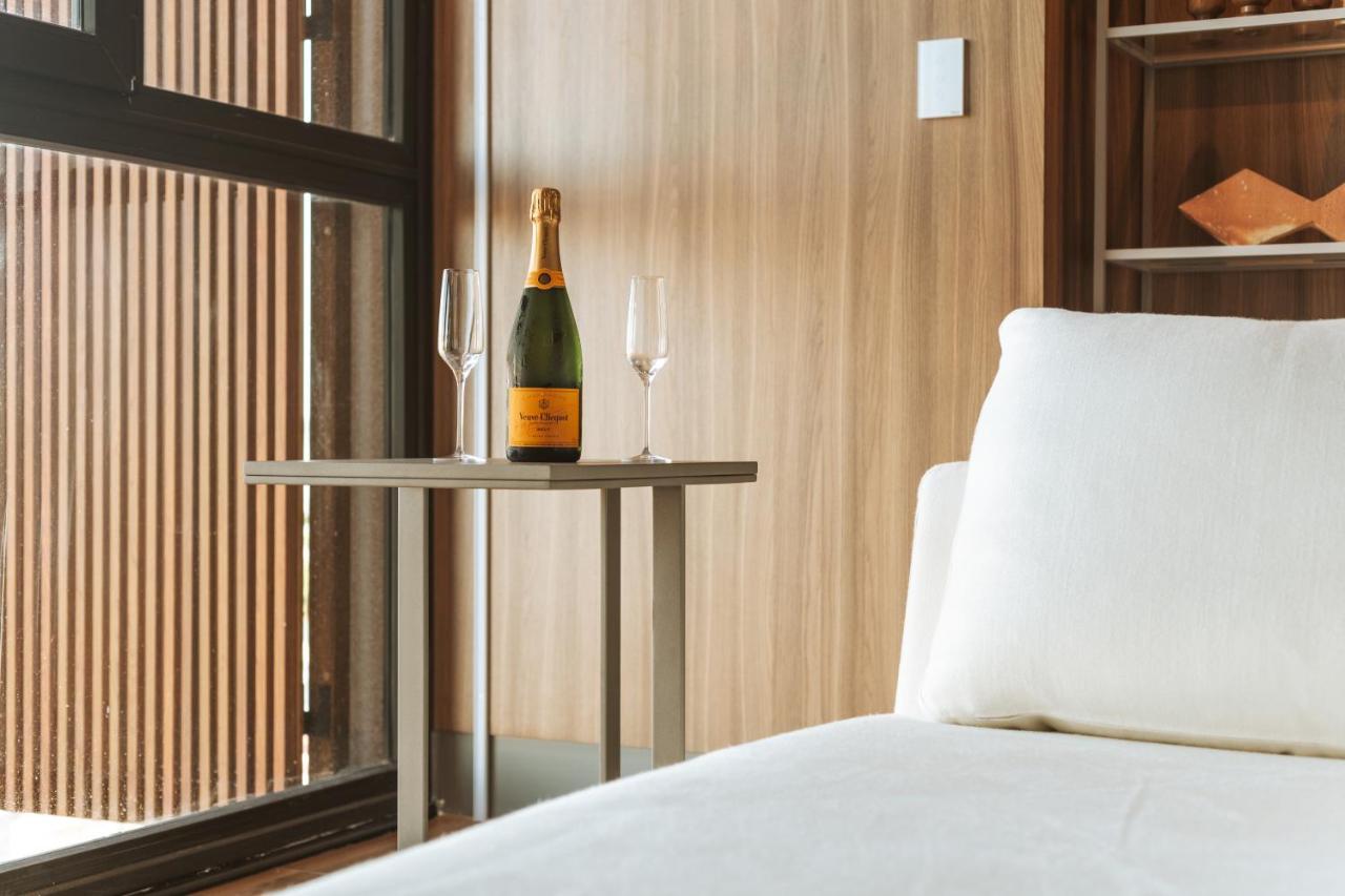 Ba'Ra Hotel Joao Pessoa Exterior photo A bottle of Veuve Clicquot